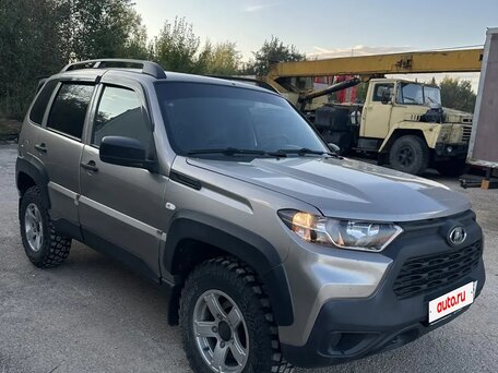 2022 Lada (ВАЗ) Niva Travel I, серый, 840000 рублей, вид 3