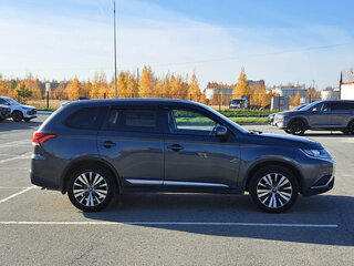 2019 Mitsubishi Outlander III Рестайлинг 3, серый, 1716000 рублей, вид 4