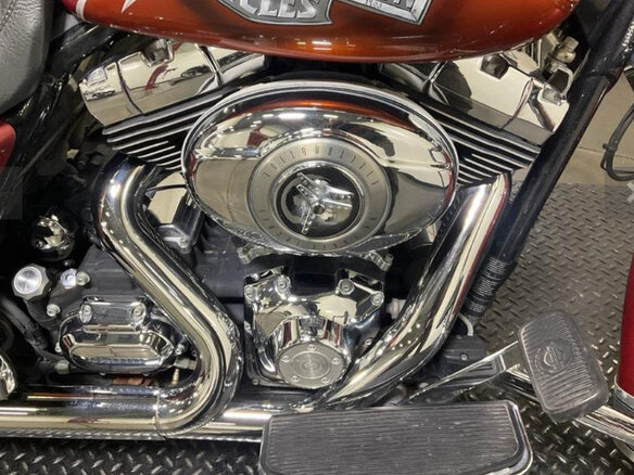 2011 Harley-Davidson Electra Glide, оранжевый, 630000 рублей - вид 7