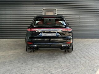 2021 Porsche Cayenne GTS III, чёрный, 11990000 рублей, вид 4