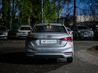 2018 Hyundai Solaris II, серебристый, 690000 рублей, вид 4