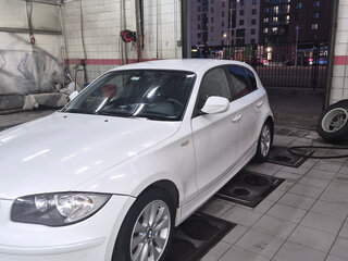2011 BMW 1 серии 118i I (E81/E82/E87/E88) Рестайлинг, белый, 750000 рублей, вид 1