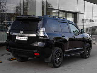 2017 Toyota Land Cruiser Prado 150 Series Рестайлинг 1, чёрный, 4699000 рублей, вид 5