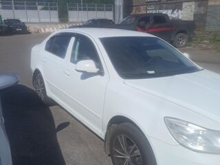 2012 Skoda Octavia II (A5) Рестайлинг, белый, 700000 рублей, вид 2
