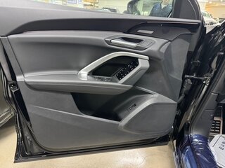 2025 Audi Q5 40 TDI III (GU), чёрный, 8070700 рублей, вид 4