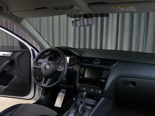 2017 Skoda Octavia III (A7), белый, 1249000 рублей, вид 5