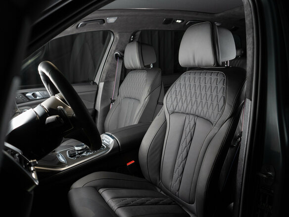 2026 BMW X7 40i I (G07) Рестайлинг, серый, 18490000 рублей - вид 11
