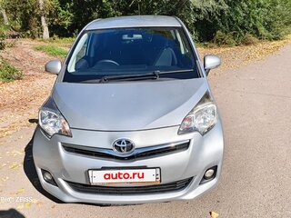 2011 Toyota Ractis II, серебристый, 720000 рублей, вид 1
