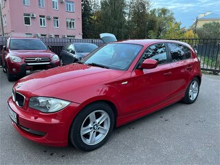2010 BMW 1 серии 116i I (E81/E82/E87/E88) Рестайлинг, красный, 850000 рублей, вид 2
