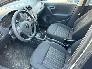 2018 Volkswagen Polo V Рестайлинг, белый, 800000 рублей, вид 4
