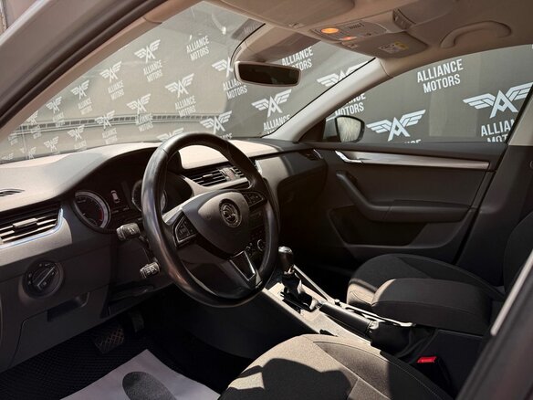 2019 Skoda Octavia III (A7) Рестайлинг, серебристый - вид 9