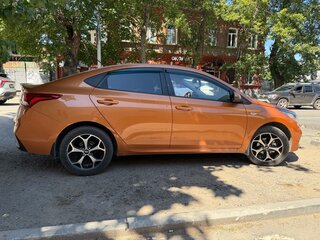 2018 Hyundai Solaris II, оранжевый, 1200000 рублей, вид 4
