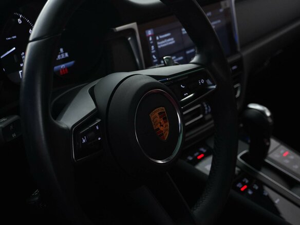 2021 Porsche Macan I Рестайлинг 2, белый, 7290700 рублей - вид 11