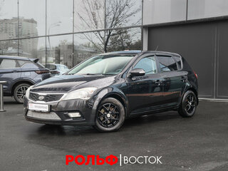 2010 Kia Ceed I Рестайлинг, чёрный, 700000 рублей, вид 1