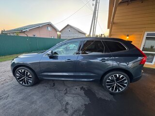 2022 Volvo XC60 II Рестайлинг, серый, 4390000 рублей, вид 3