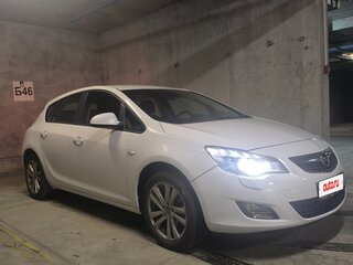 2010 Opel Astra J, белый, 740000 рублей, вид 1