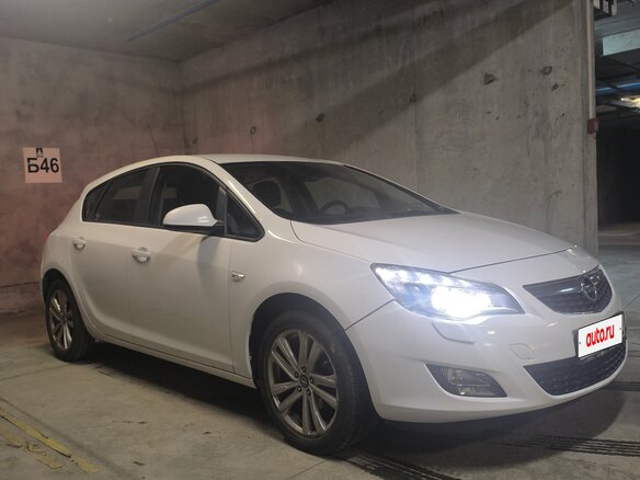2010 Opel Astra J, белый, 740000 рублей