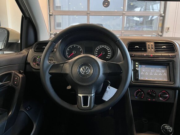 2012 Volkswagen Polo V, белый, 389000 рублей - вид 9