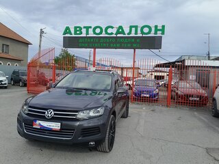 2012 Volkswagen Touareg II, чёрный, 2378000 рублей, вид 2