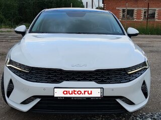 2021 Kia K5 III, белый, 2600000 рублей, вид 2