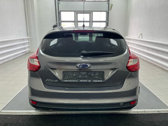 2013 Ford Focus III, коричневый, 699000 рублей - вид 4