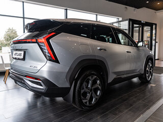 2026 Geely Atlas II, серебристый, 4019900 рублей, вид 5
