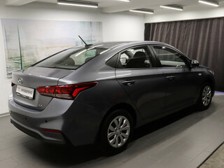 2017 Hyundai Solaris II, серый, 1064000 рублей, вид 4