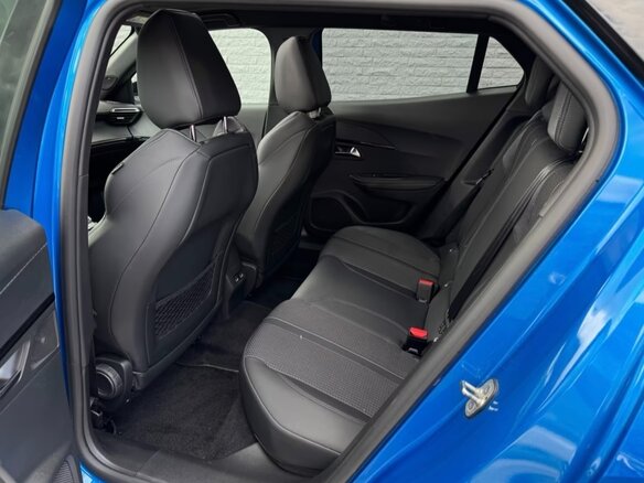 2022 Peugeot 2008 II, синий, 2650000 рублей - вид 25