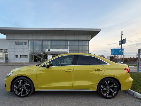 2025 Audi A3 40 TFSI IV (8Y) Рестайлинг, жёлтый, 4300000 рублей, вид 3