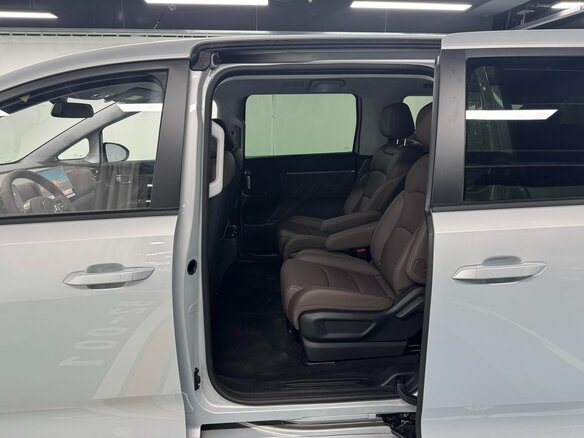 2026 Wuling Starlight 730, серебристый - вид 15