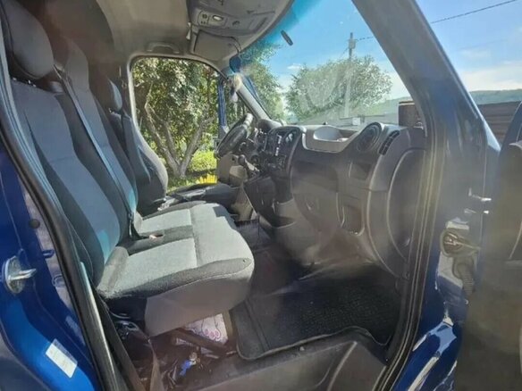 2015 Renault Master, синий, 2000000 рублей - вид 3