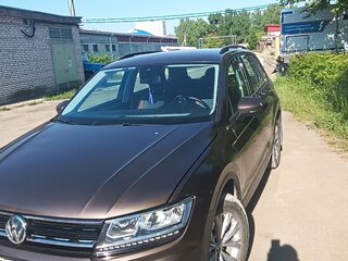 2019 Volkswagen Tiguan II, коричневый, 1750000 рублей, вид 3