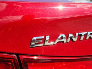 2015 Hyundai Elantra V (MD) Рестайлинг, красный, 1350000 рублей, вид 4