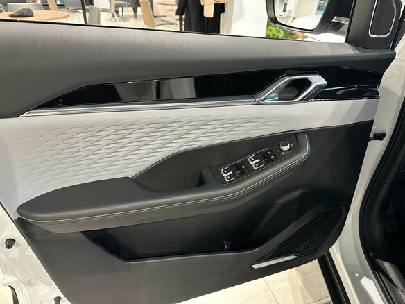 2026 Geely Coolray I Рестайлинг, белый, 2964990 рублей - вид 17