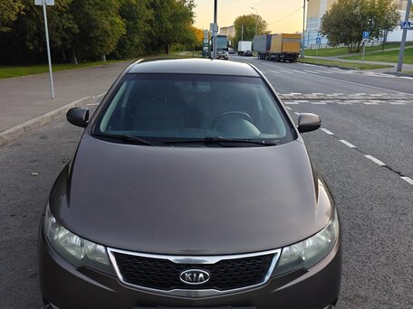 2013 Kia Cerato 6-speed II, бежевый, 650000 рублей, вид 2