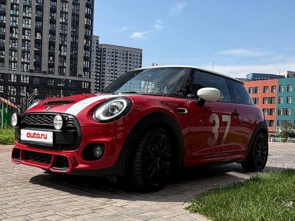 2020 Mini Hatch Cooper S III (F55/F56) Рестайлинг, красный, 2350000 рублей - вид 1