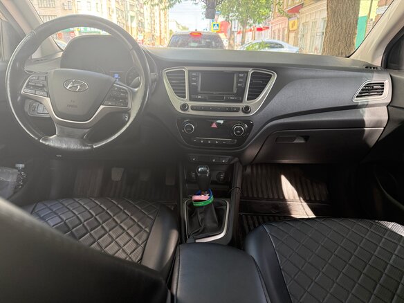 2019 Hyundai Solaris II, серебристый, 1370000 рублей - вид 10