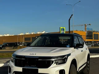 2024 Kia Seltos I Рестайлинг, белый, 2350000 рублей, вид 3