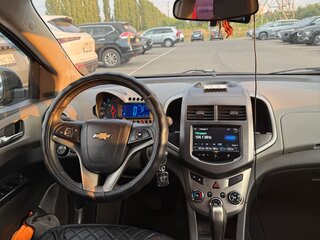 2013 Chevrolet Aveo II, чёрный, 727000 рублей, вид 5