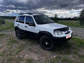 2019 Chevrolet Niva I Рестайлинг, белый, 900000 рублей, вид 3