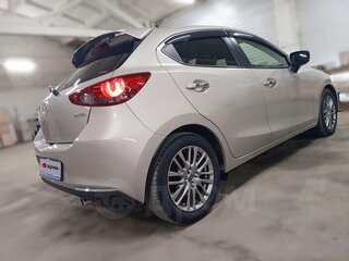 2021 Mazda 2 III (DJ) Рестайлинг, бежевый, 1600000 рублей, вид 4