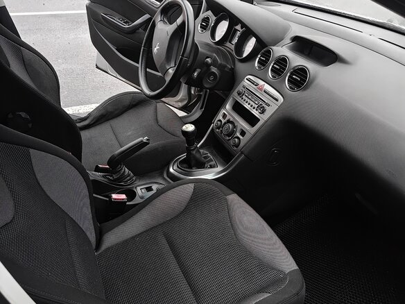 2011 Peugeot 308 I, серебристый - вид 2