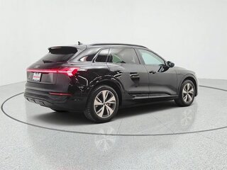 2024 Audi Q8 e-tron 50, чёрный, 10420911 рублей, вид 4