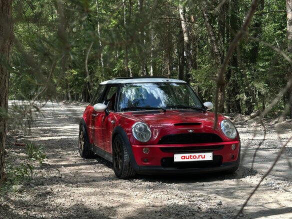 2004 Mini Hatch Cooper S I (R50), красный, 880000 рублей - вид 2