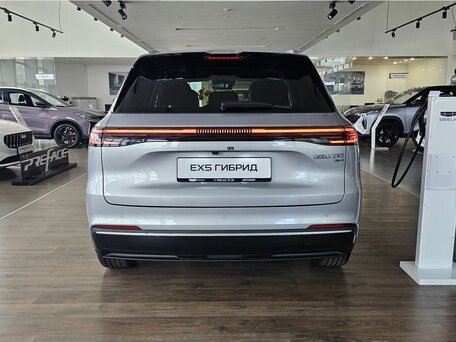2026 Geely EX5 Гибрид EM-R, серебристый, 3829990 рублей, вид 1