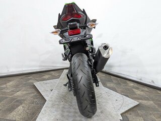 2023 Kawasaki Ninja 400, зелёный, 695000 рублей, вид 4