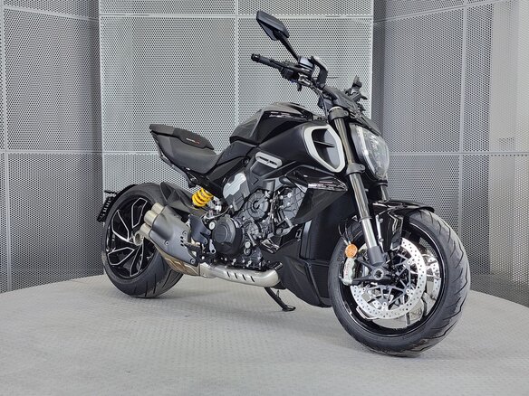 2024 Ducati Diavel V4, чёрный, 2549000 рублей - вид 1
