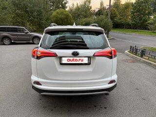 2017 Toyota RAV4 IV (XA40) Рестайлинг, белый, 1765000 рублей, вид 5