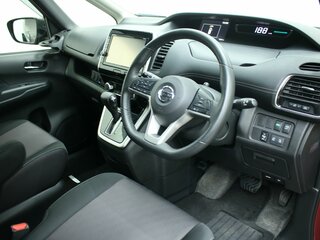 2018 Nissan Serena S-Hybrid V (C27), красный, 1860000 рублей, вид 3