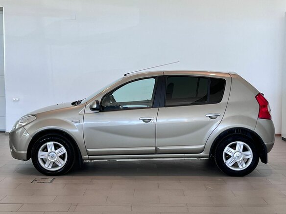 2010 Renault Sandero I, бежевый, 775000 рублей - вид 5
